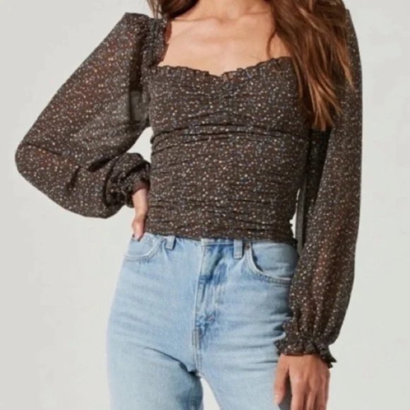 Astr Tops - NWT ASTR THE LABEL FLoral Ruched Sweetheart Neck Peasant Top Brown Women's Large